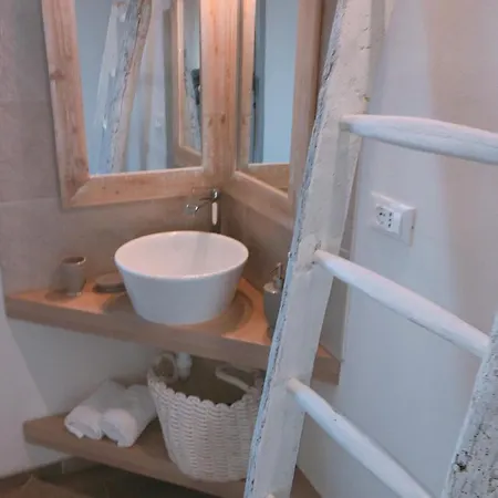 La Crusetta לינה וארוחת בוקר 4*