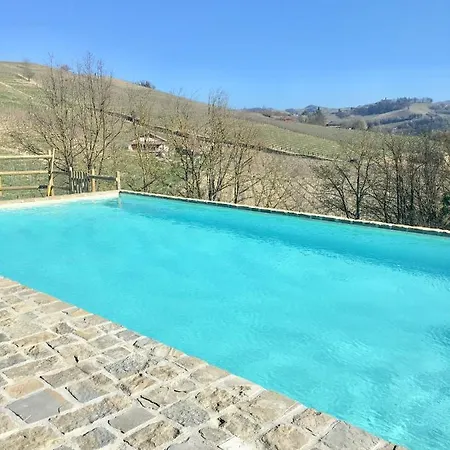 לינה וארוחת בוקר La Crusetta 4*