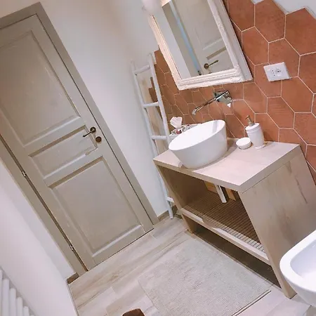 לינה וארוחת בוקר La Crusetta 4*